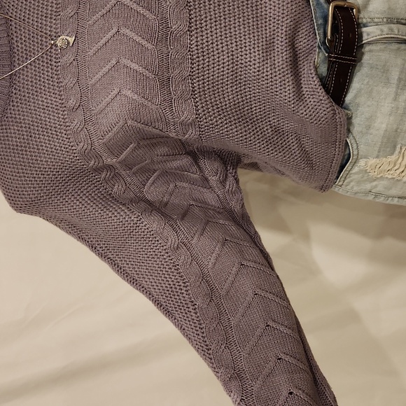 Derek Heart Batwing Sweater - Picture 3 of 9